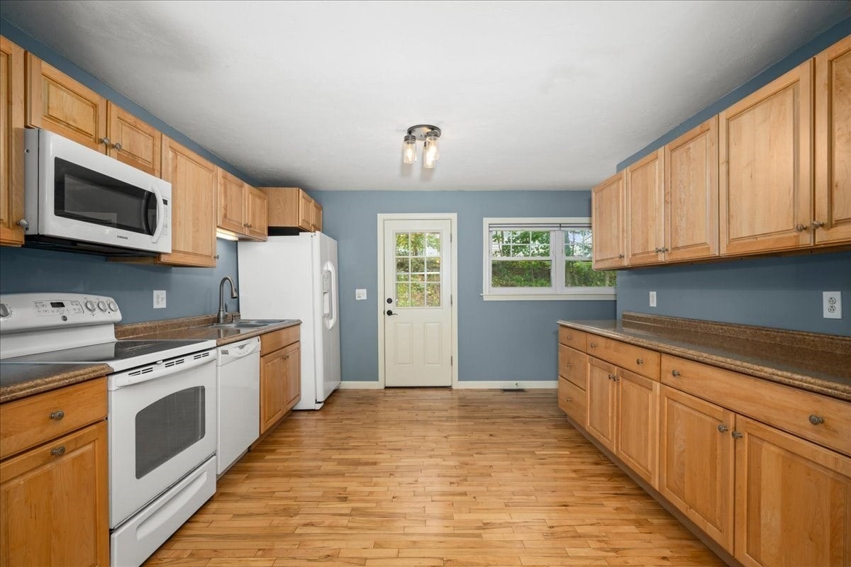 165 Peter Salem Rd, Leicester, MA Photo #4