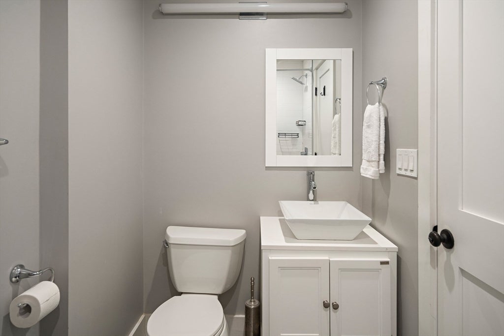 6 Chestnut Ave #1, Boston, MA Photo #13