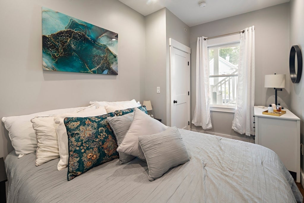 6 Chestnut Ave #1, Boston, MA Photo #17