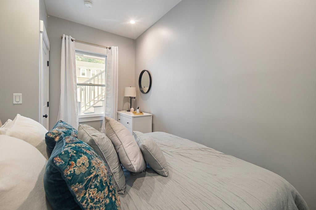 6 Chestnut Ave #1, Boston, MA Photo #16
