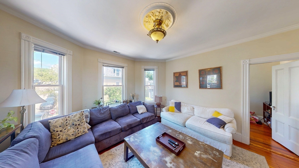 399 E 7th St 3