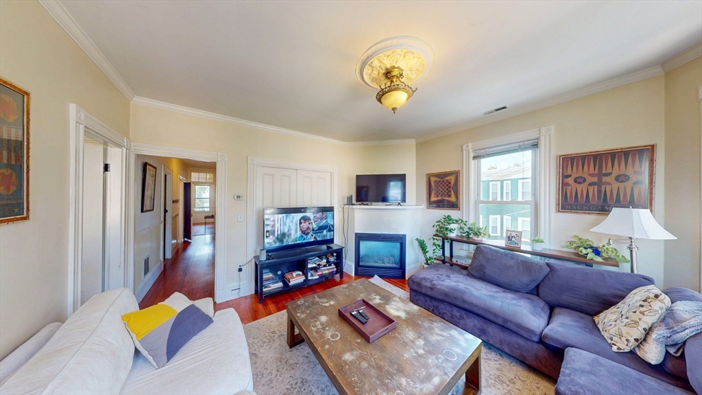 399 E 7th St 3