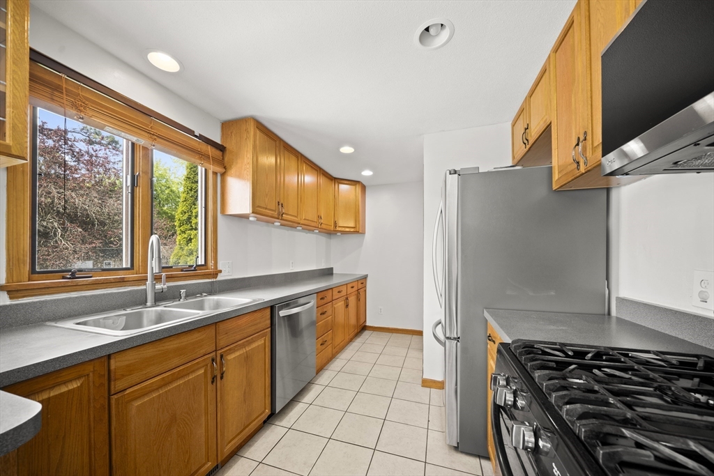 84 Wheeler Avenue, Springfield, MA Photo #22