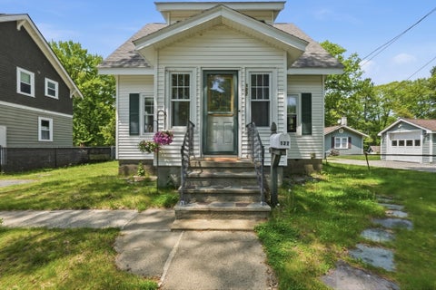 Photo of 127 Glendale St, Worcester, MA 01602 (MLS # 73521110)