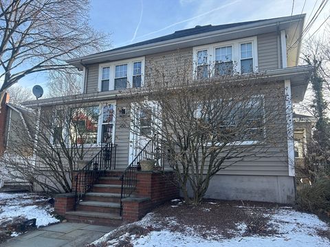 Photo of 66 Riverview Ave #1, Waltham, MA 02453 (MLS # 73463861)