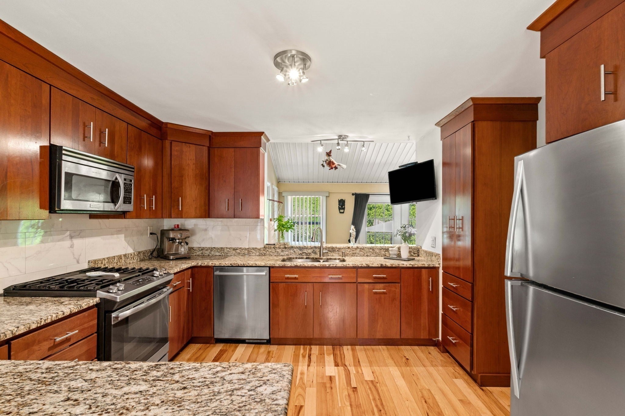 52 Thornton Ave, Methuen, MA, 52 Thornton Ave, Methuen, MA Photo #3