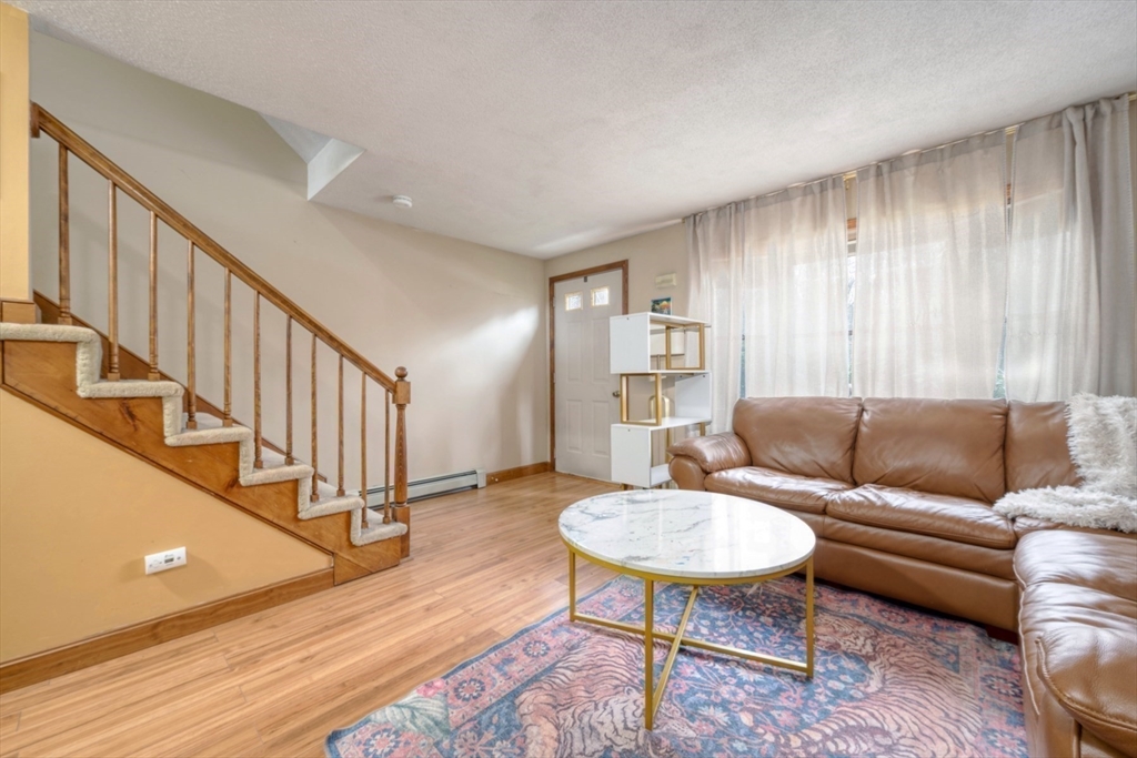 1373 Plymouth St 1373