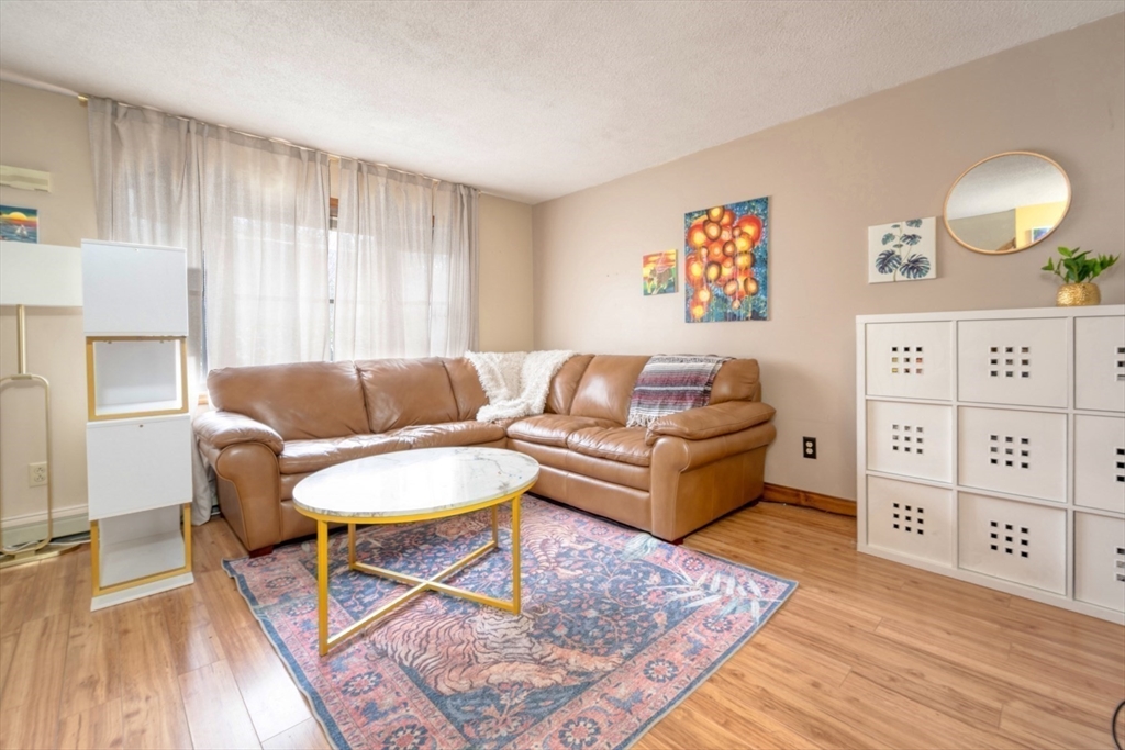 1373 Plymouth St 1373