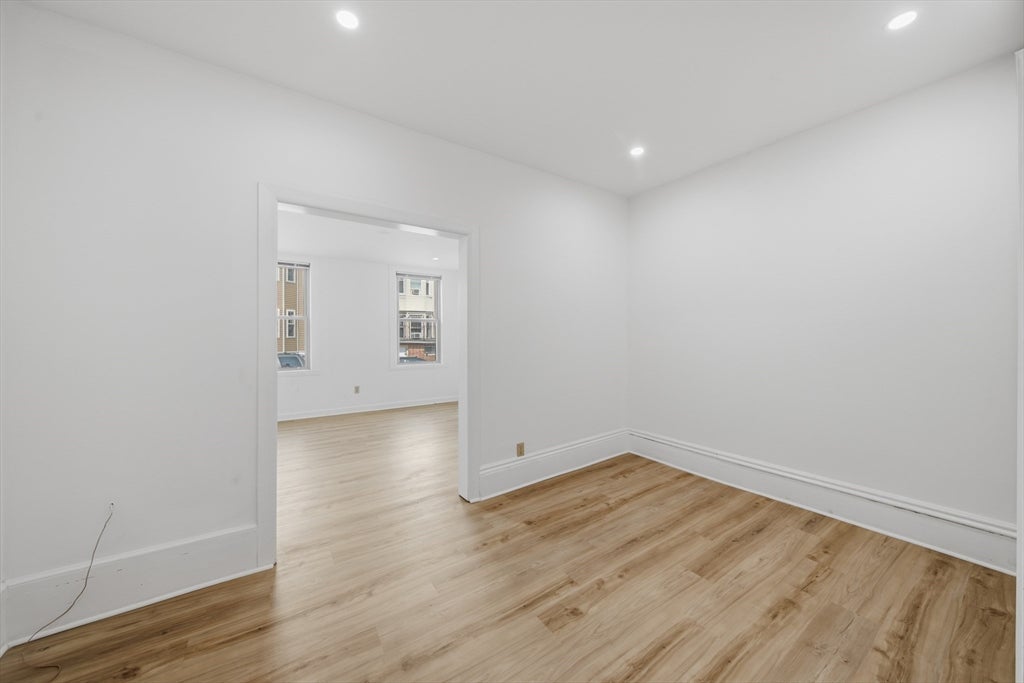 103 London St, Boston, MA Photo #24