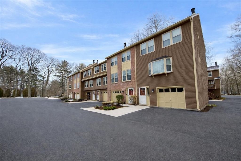 128 Heritage Dr 128