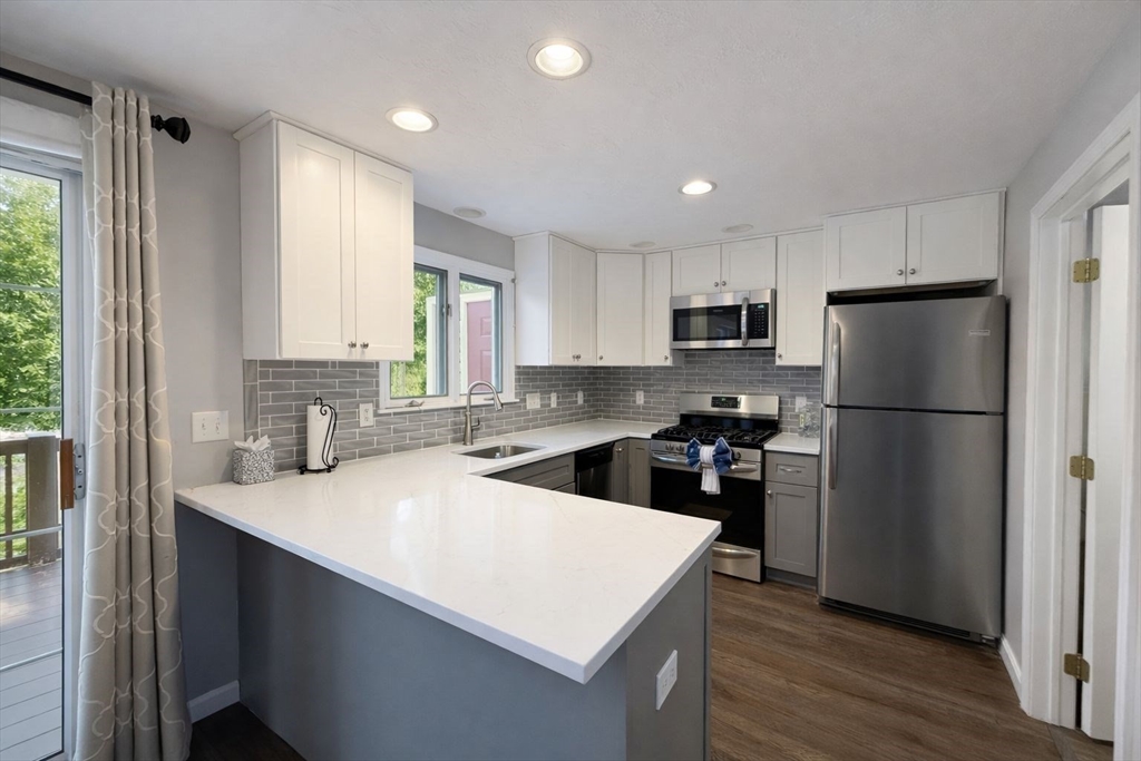 128 Heritage Dr 128