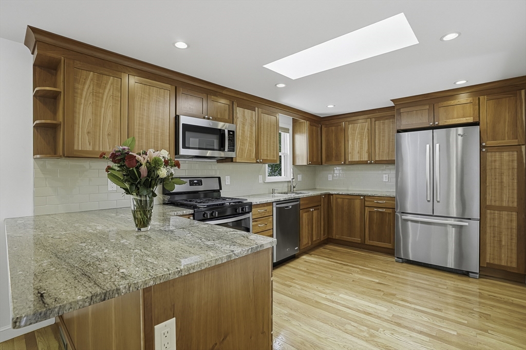 56 Yarmouth Rd, Norwood, MA Photo #9
