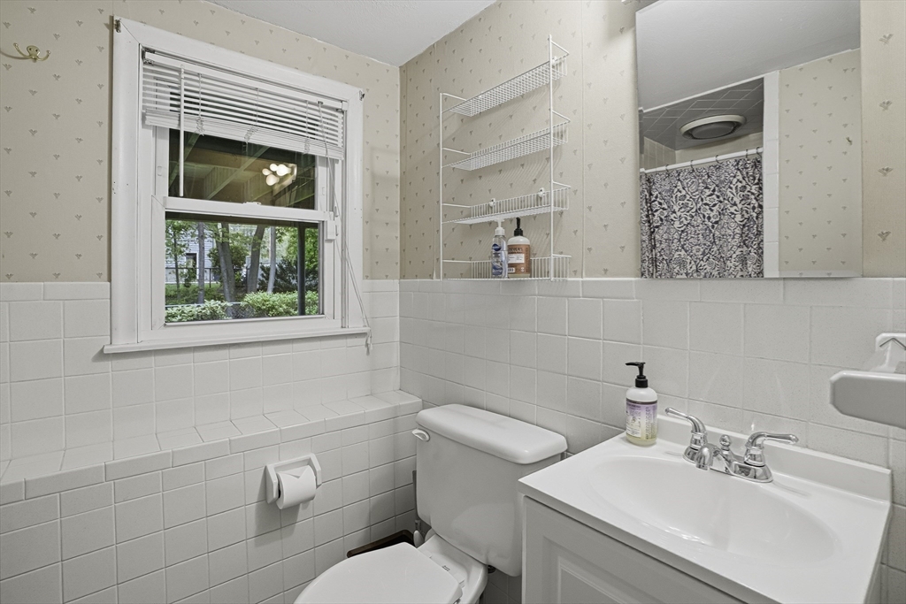 56 Yarmouth Rd, Norwood, MA Photo #32