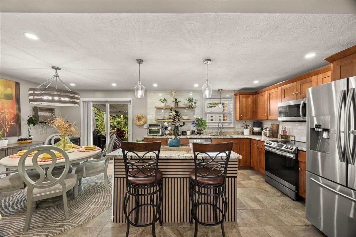 140 Tosca Dr