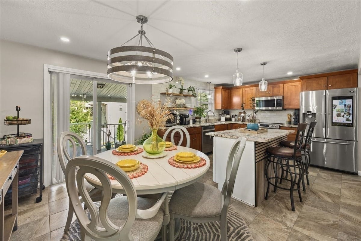 140 Tosca Dr