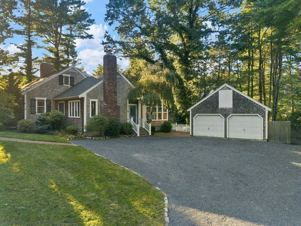 8 Lebaron Way