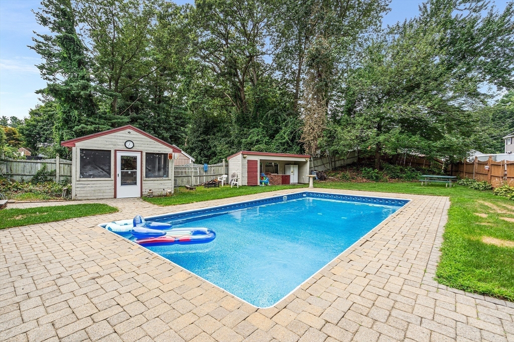25 Tanglewood Ave