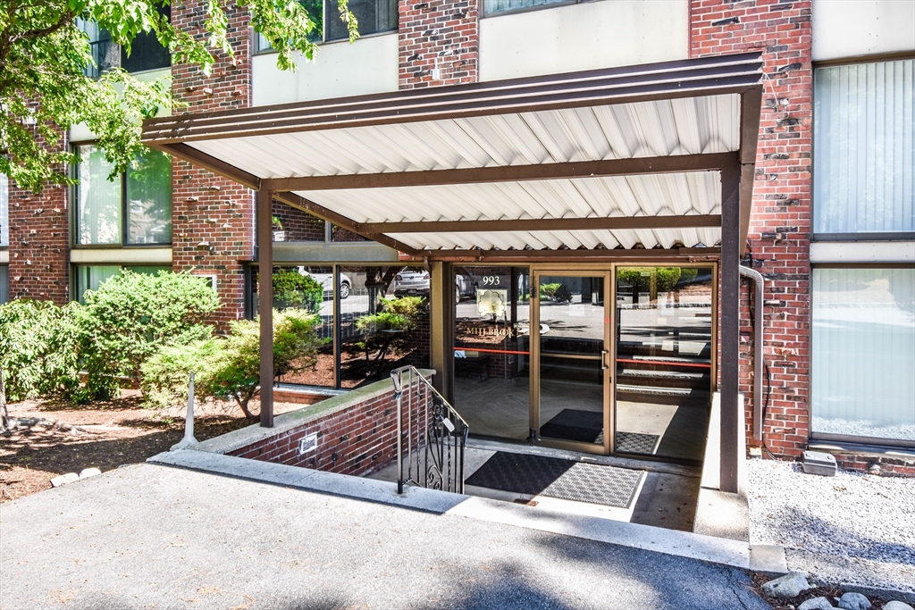 993 Massachusetts Ave 212