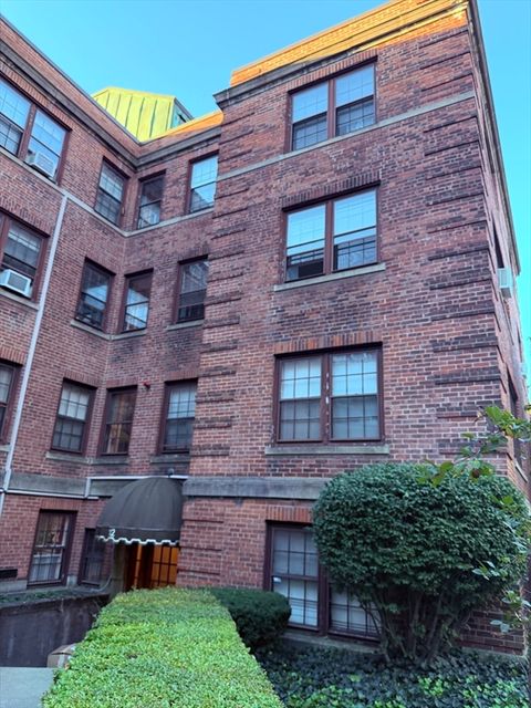 12 Kilsyth 11 Boston MA 02135