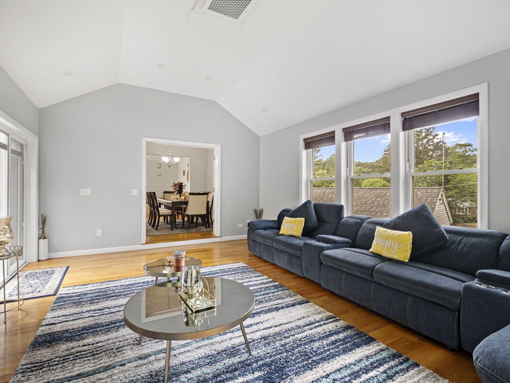 2 Gedney Dr