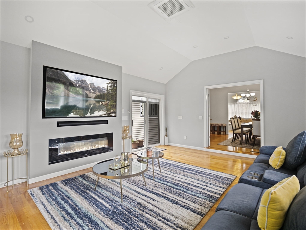 2 Gedney Dr