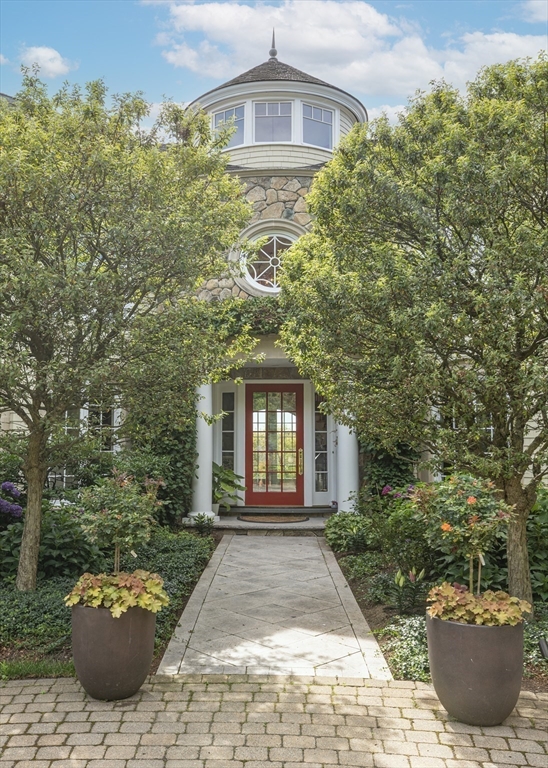 10 Andrea Drive