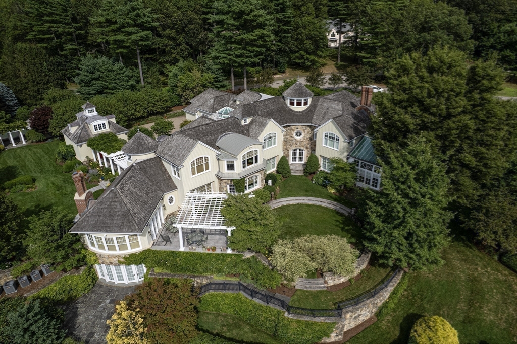 10 Andrea Drive