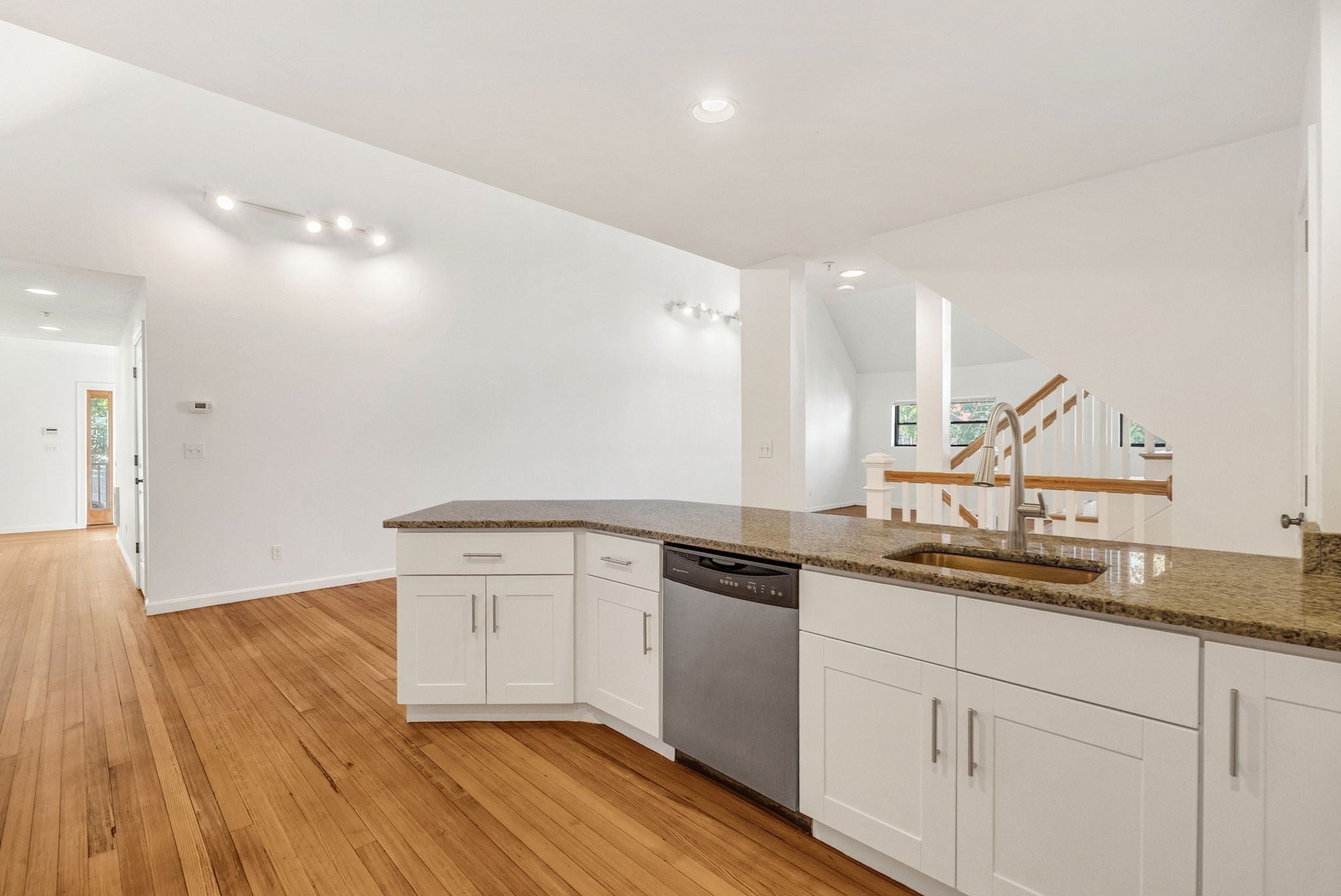 157 Beale Street #5, Quincy, MA, 157 Beale Street #5, Quincy, MA Photo #5