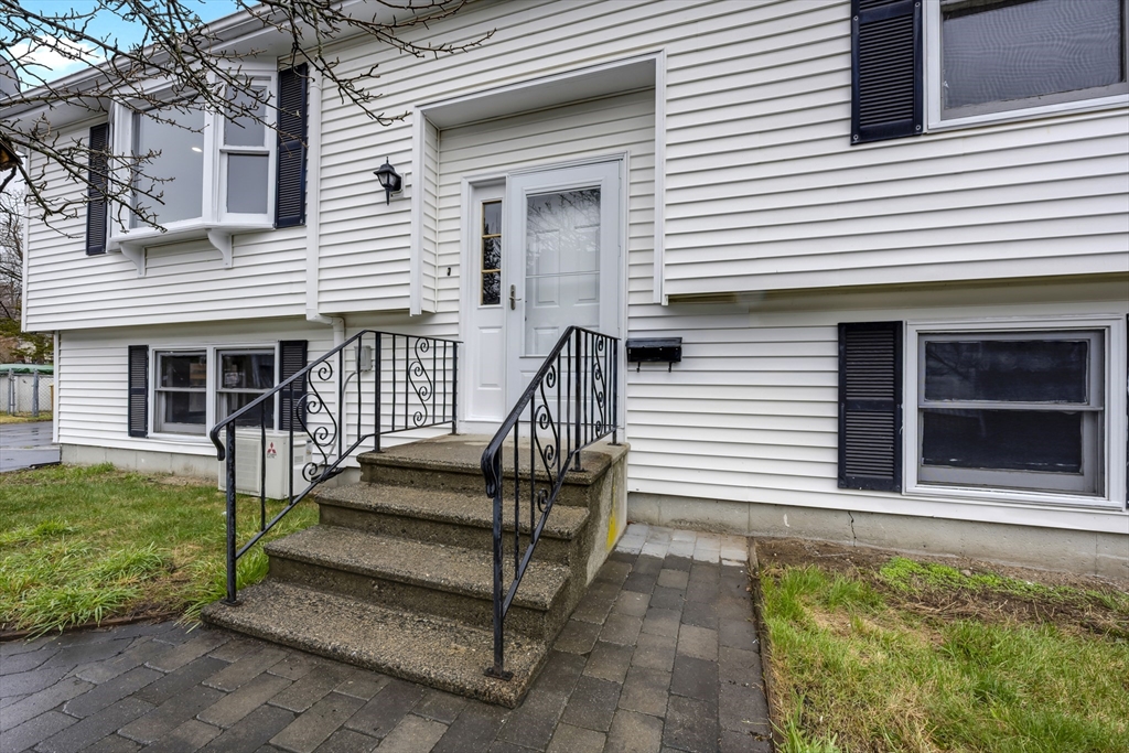 120 East St