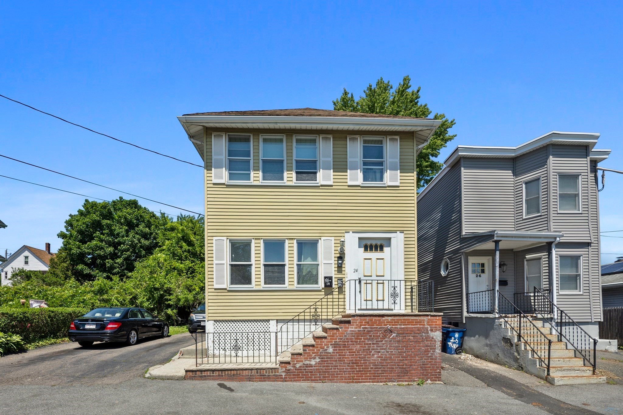 24 True St