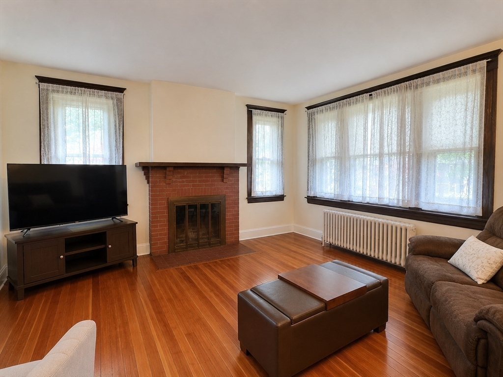 25-27 Florence Ave 2