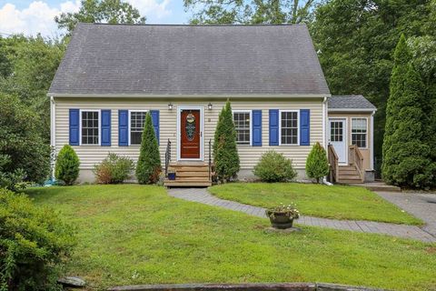 9 Center Rd Dudley MA 01571