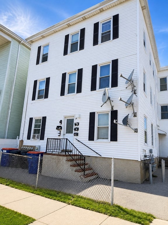 49 Nelson St, New Bedford, MA Photo #1