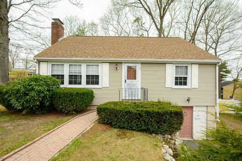 Photo of 113 Ledgewood Rd, Dedham, MA 02026 (MLS # 73512945)