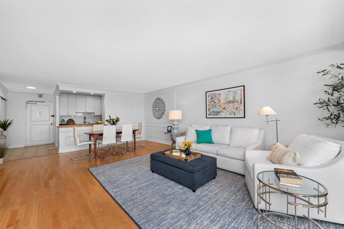 2 Hawthorne Place 15R