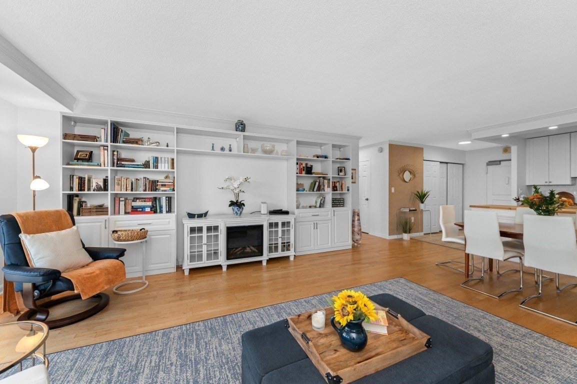 2 Hawthorne Place 15R