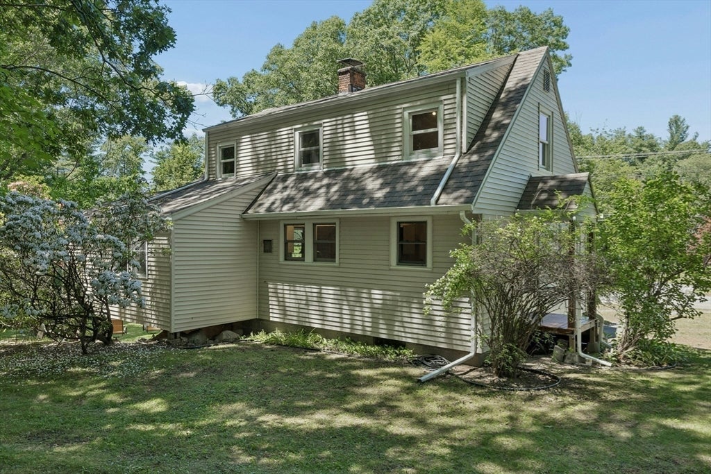 161 E Main St
