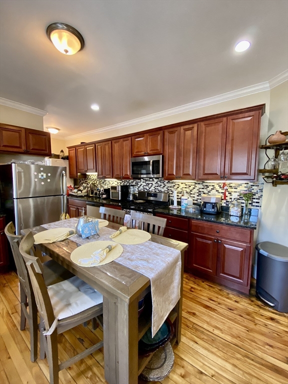 5-9 Fuller St 7