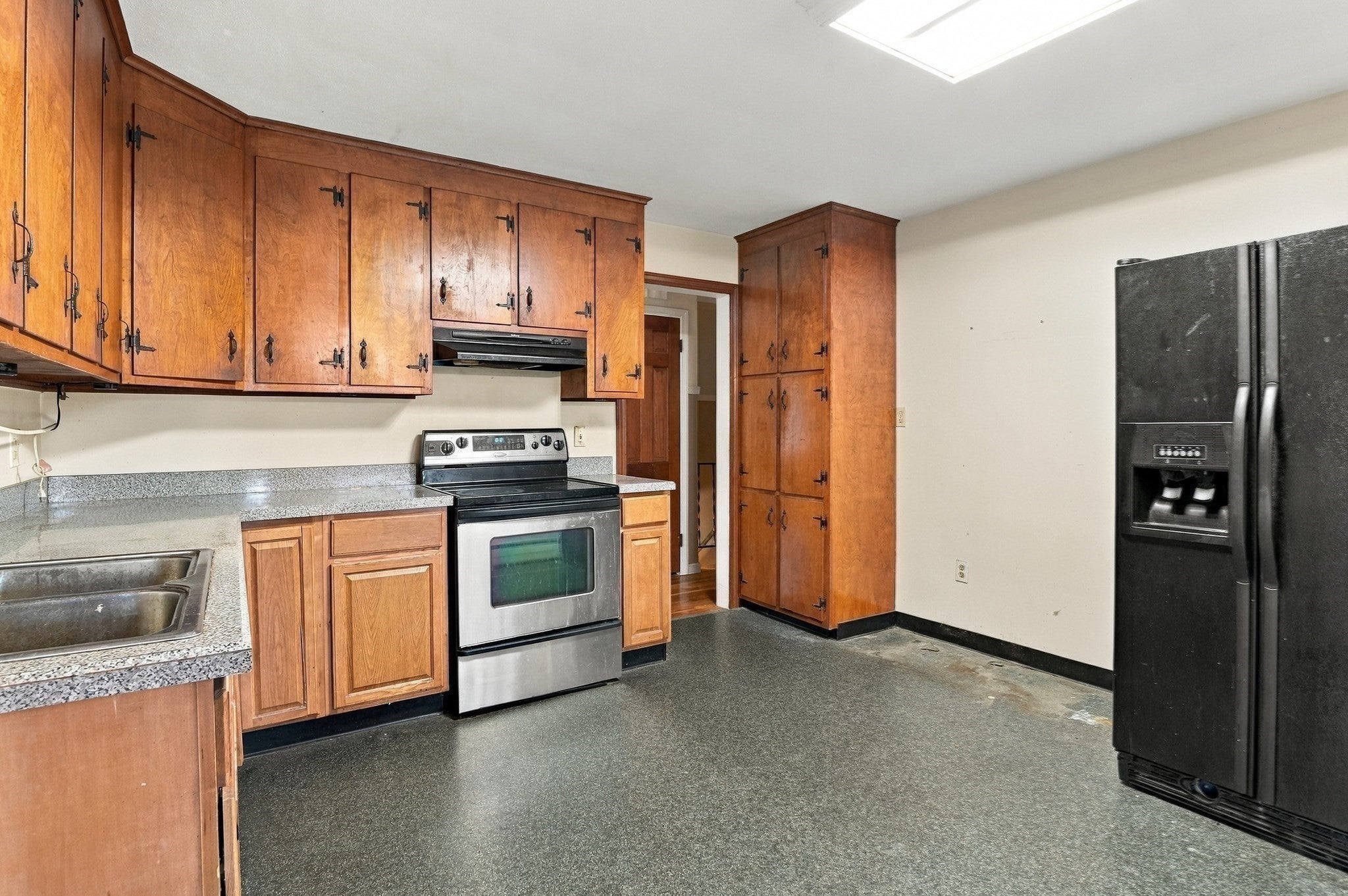 160 Millbury Street, Auburn, MA Photo #12