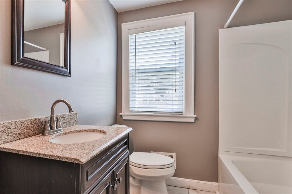 26 Purdon Ave, Lynn, MA Photo #16