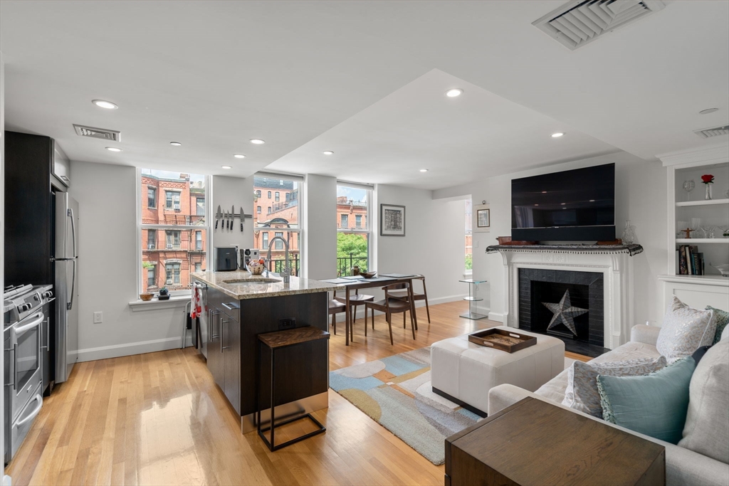 294 Newbury Street 3D