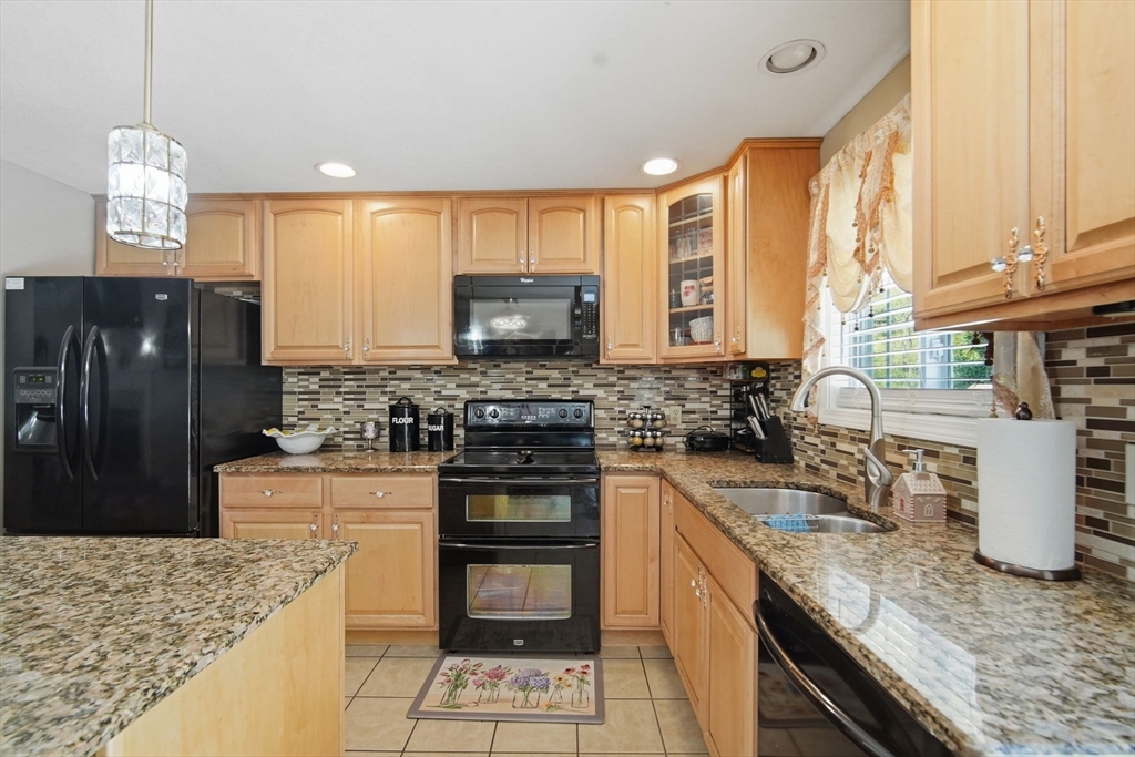 179 Cabinet St, Springfield, MA Photo #11