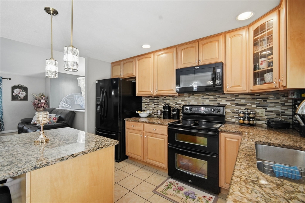 179 Cabinet St, Springfield, MA Photo #8