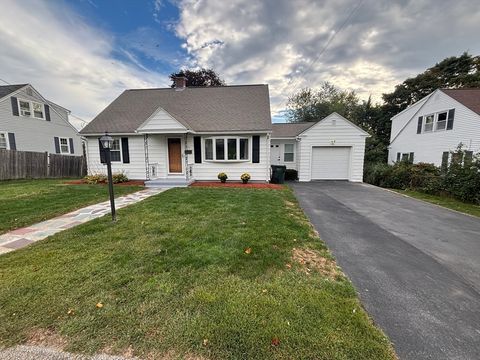 15 Lesley Ave Auburn MA 01501
