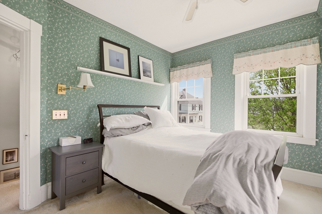 17 Buttonwood St, New Bedford, MA Photo #18
