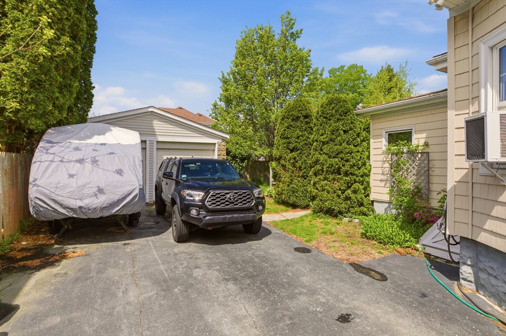 17 Buttonwood St, New Bedford, MA Photo #36
