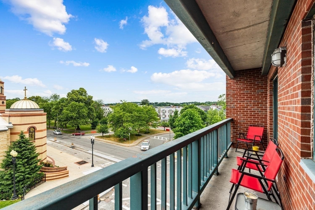 50 South Common St 403