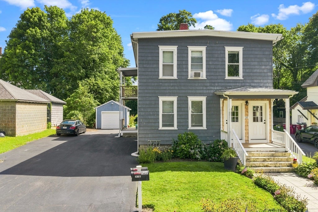 Photo of 32 Frank St, Middleboro, MA