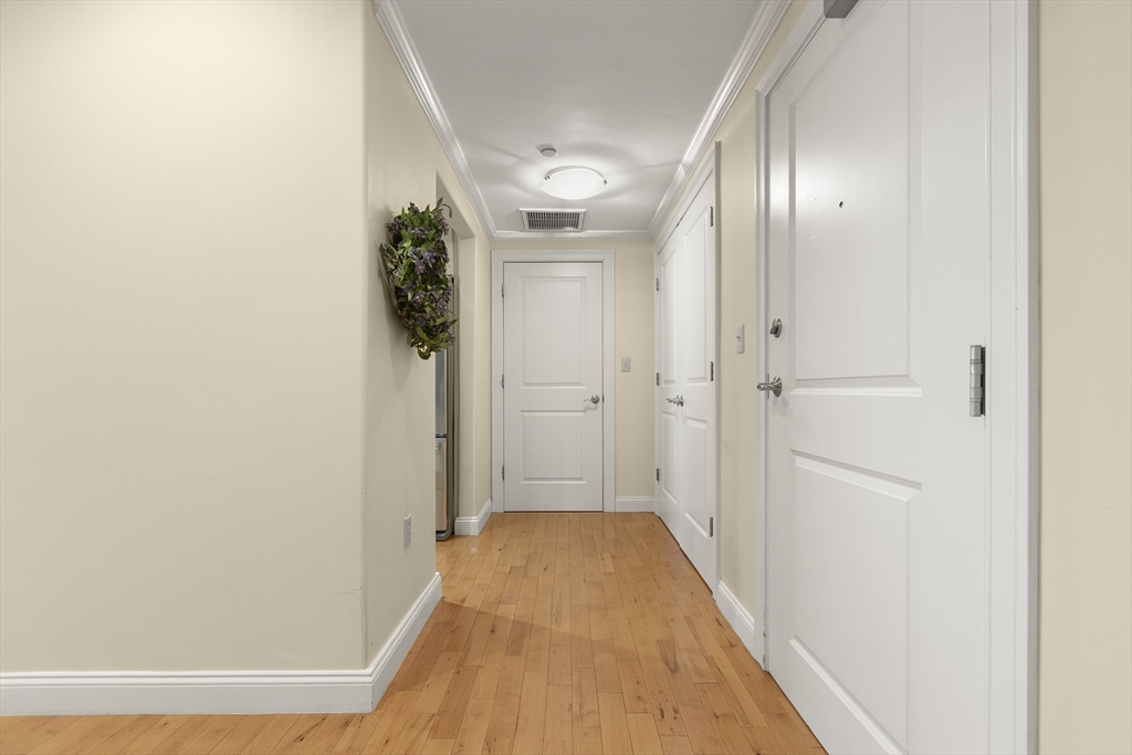 426 Main St 206