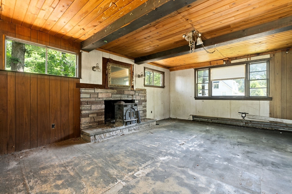 12 Edgewood Dr